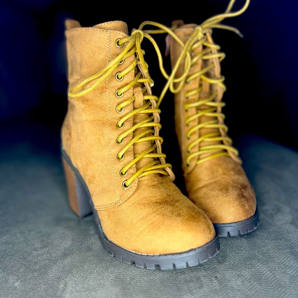 Size 6 Rue 21 Brand Heeled Boots